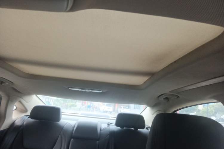 Used Geely Auto Emgrand GT 2015 2.4L Luxury Model Headliner