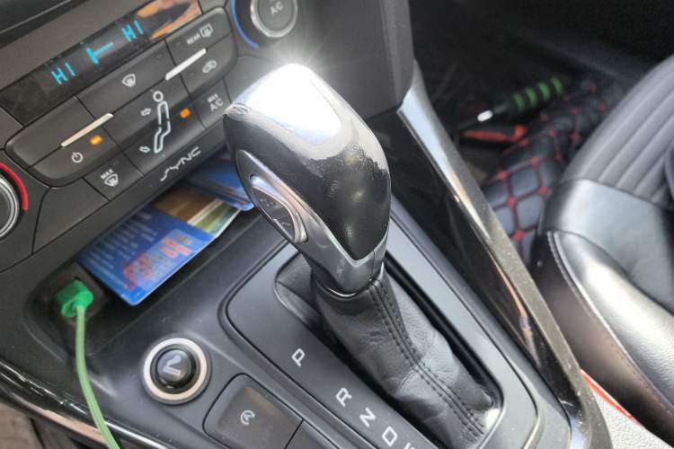 Used Ford Focus 2015 Hatchback EcoBoost 125 Automatic Supreme Style Edition
