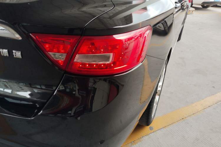 Used Geely Auto Emgrand GT 2015 1.8T Flagship Model Right Rear Taillight