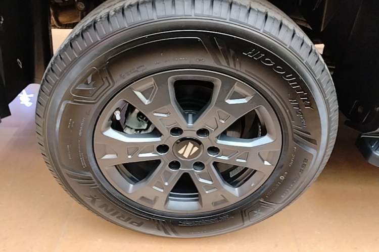 Used Dongfeng Zhengzhou Nissan Z9 2025 GT 2.3T Automatic Diesel 4x4 First Edition – Enjoyment Version
