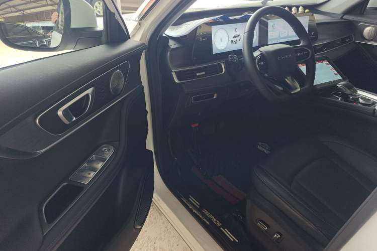Used Chery Tiggo 8 PLUS 2024 Champion Edition 290TGDI DCT Passionate Version 5-Seater Driver Seat