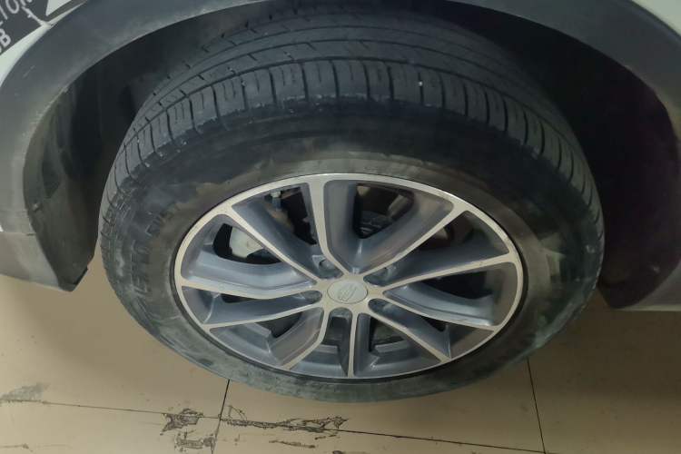 Used Geely Auto Emgrand X7 Sport 2018 1.8TD Automatic Two-Wheel Drive Smart Connect 4G Internet Edition
