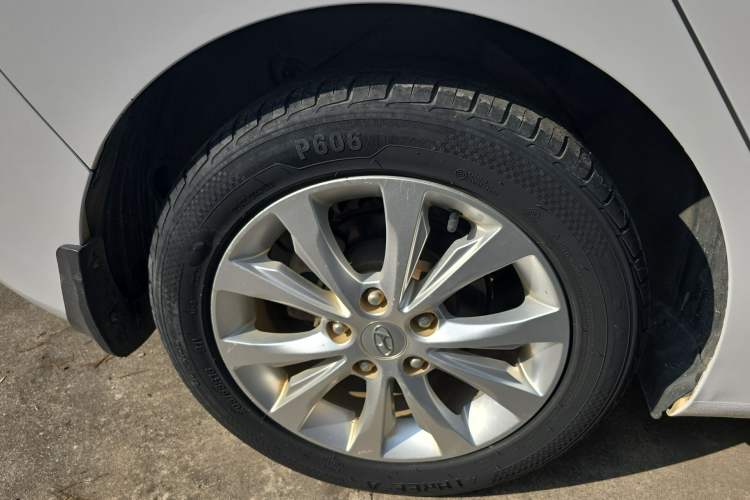 Used Hyundai Elantra (5th Generation / Langdong) 2016 1.6L Automatic Smart Version
