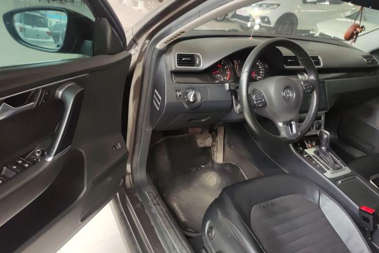 Used Volkswagen Magotan 2015 2.0 TSI Luxury Model
