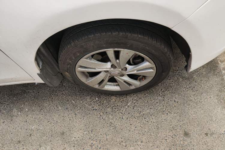 Used GAC Trumpchi GA3 2013 1.6L Automatic Elite ESP Edition Right Front Wheel Hub