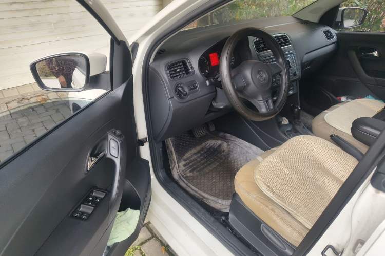 Used Volkswagen Polo 2013 1.6L Automatic Comfort Edition Driver Seat