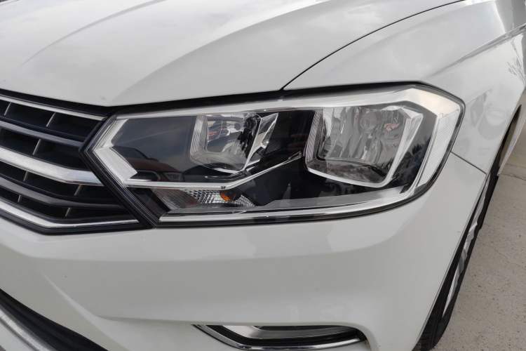 Used Volkswagen Bora 2016 1.6L Automatic Comfort Model Left Front Headlight