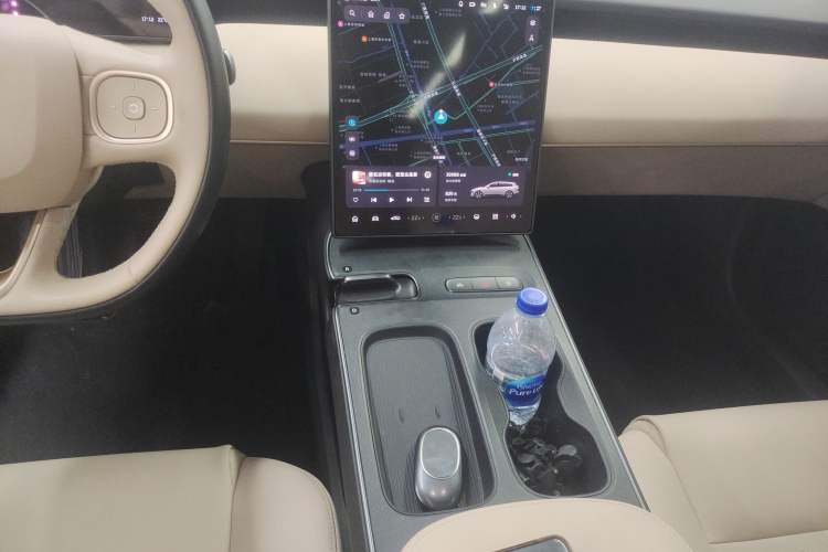 Used Nio ET5T 2023 75 kWh Touring Gear Lever