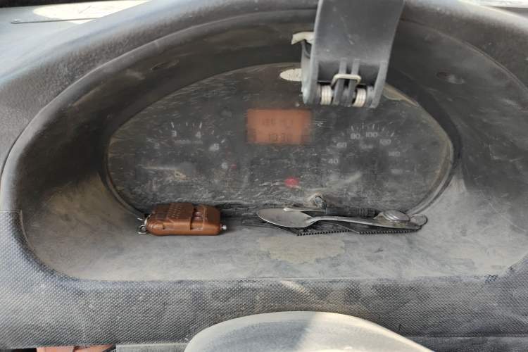 Used Wuling Rongguang 2011 1.2L Base Version
