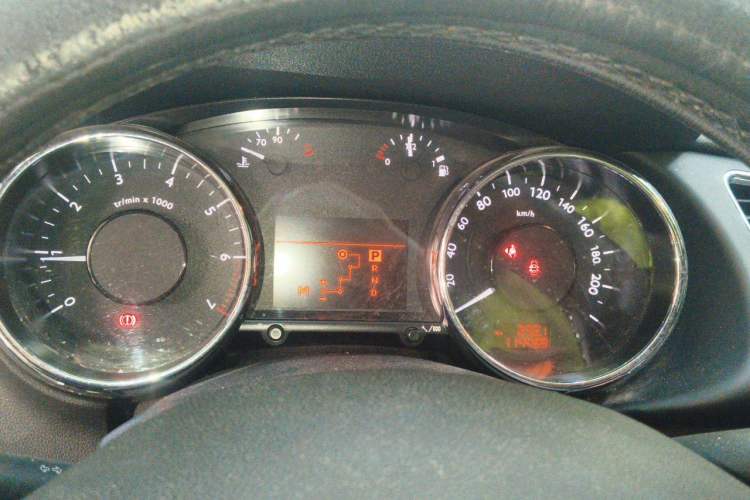 Used Peugeot 3008 2015 2.0L Automatic Trend Edition

