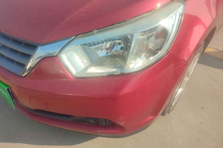 Used Venucia R50 2014 1.6L Manual Splendid Edition
