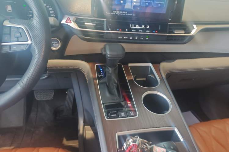 Used Toyota SIENNA 2023 2.5L Hybrid Comfort Edition Gear Lever