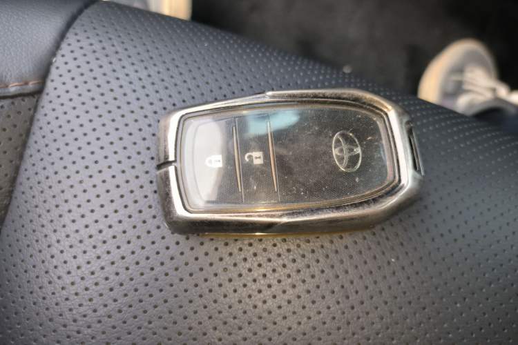 Used Toyota Highlander 2018 2.0T Four-Wheel Drive Luxury Version 7 Seats China VI Standard