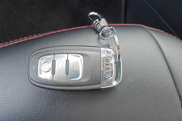 Used Audi A4L 2016 30 TFSI Automatic Comfort Model Vehicle Key