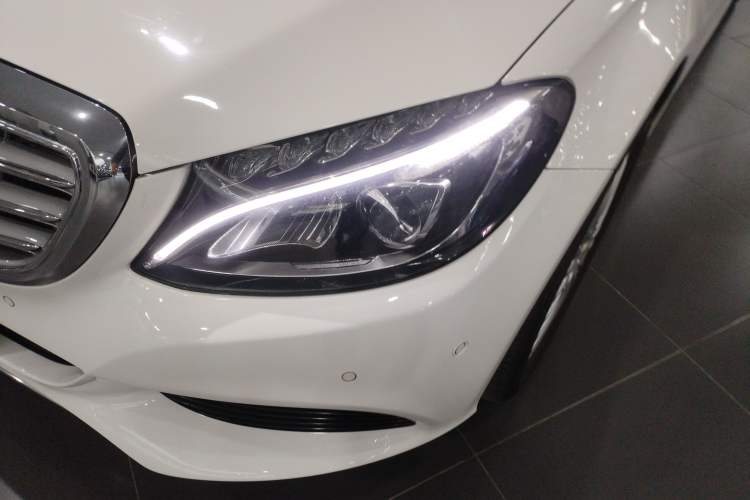 Used Mercedes-Benz C-Class 2015 Facelift C 180 L