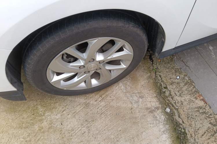 Used Buick Velite 6 2023 Revised Version 430 km Range – Commuter Edition Exterior 4