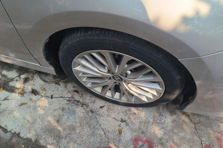 Used Toyota Camry 2018 2.5G Luxury Edition Right Front Wheel Hub