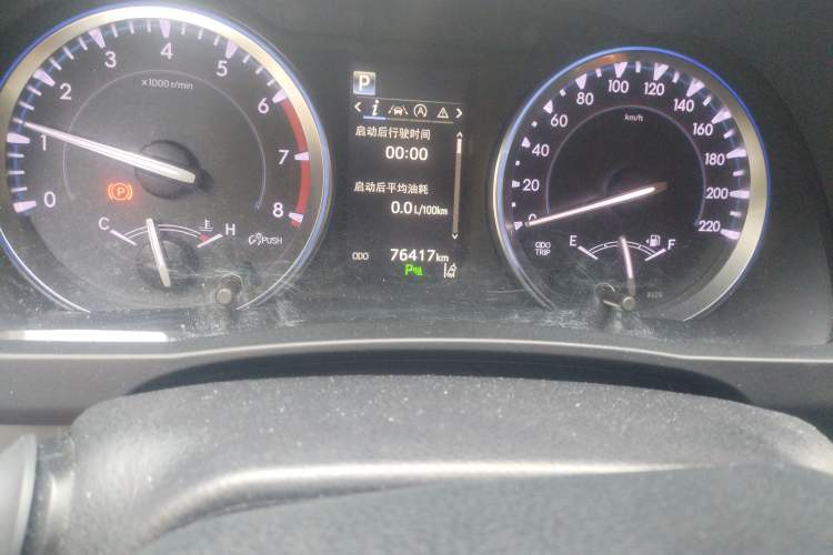 Used Toyota Highlander 2018 2.0T Two-Wheel-Drive Luxury Edition 7 Seats Emission Standard China V
