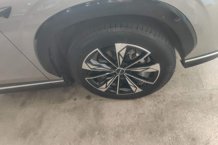 Used Roewe RX5 2023 1.5T Elite Edition Right Front Wheel Hub