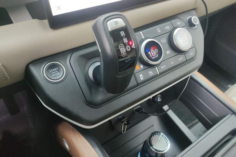 Used Land Rover Defender 2022 90 2.0T P300 Tiger-Power Ambition Edition