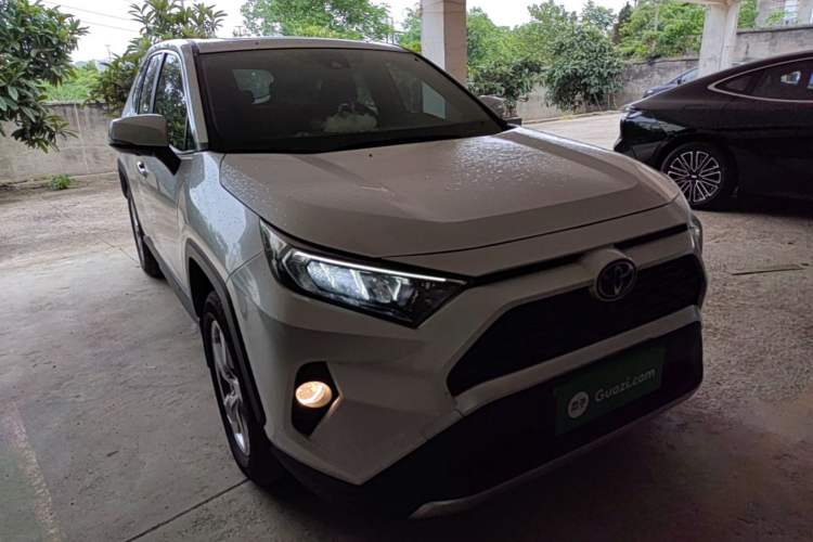 Used Toyota RAV4 2022 2.0L CVT Two-Wheel Drive Fashion Edition
