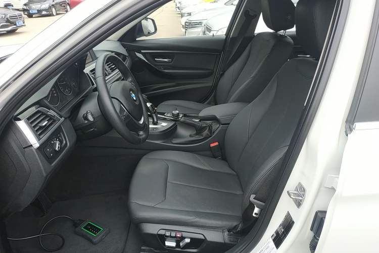 Used BMW 3 Series 2017 318Li Fashion Model
