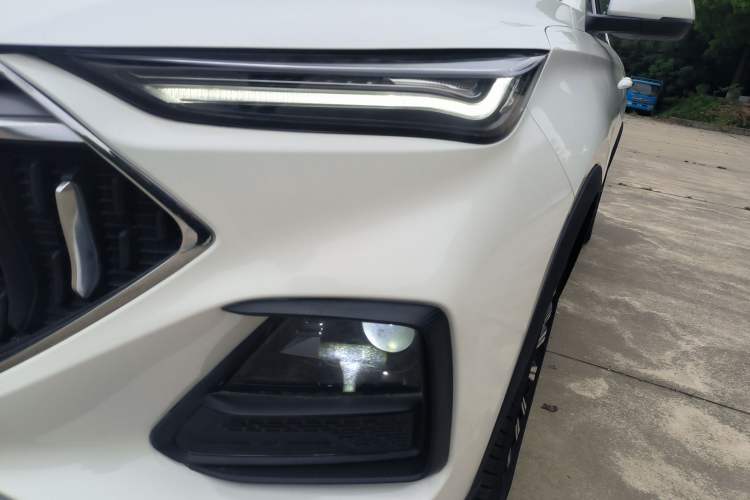 Used CHANGAN OSHAN X5 2021 1.5T DCT Prestige Edition Left Front Headlight