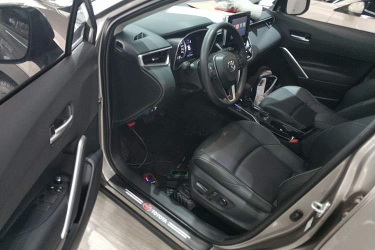 Used Toyota FRONTLANDER 2022 2.0L CVT Luxury Edition