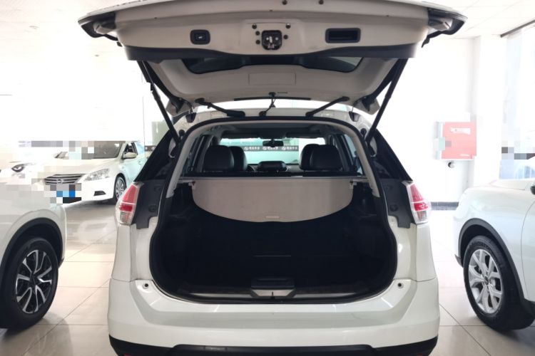 Used Nissan X-Trail 2015 2.5L CVT Leading MAX Edition 4WD