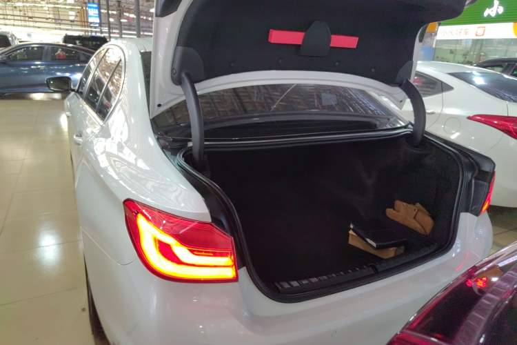 Used BMW 5 Series 2018 528Li Launch Special Edition