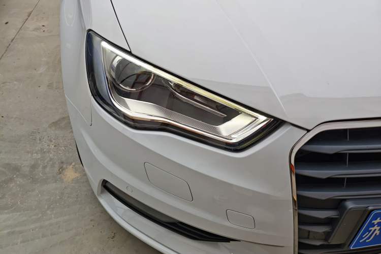 Used Audi A3 2015 Limousine 40 TFSI Automatic Comfort Model Right Front Headlight