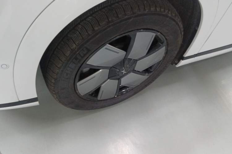 Used XPeng X9 2024 702 Ultra-Long Range Max
