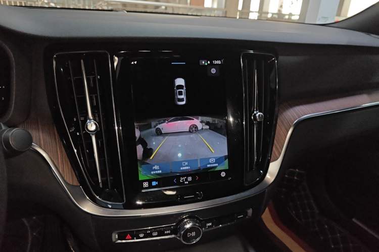 Used Volvo S60 2023 B4 Zhiyuan Luxury Edition
