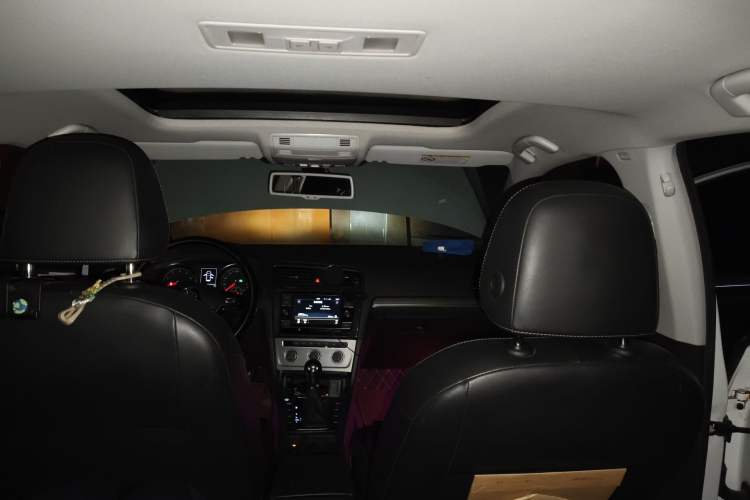 Used Volkswagen Golf 2014 1.4TSI Automatic Luxury Model Headliner