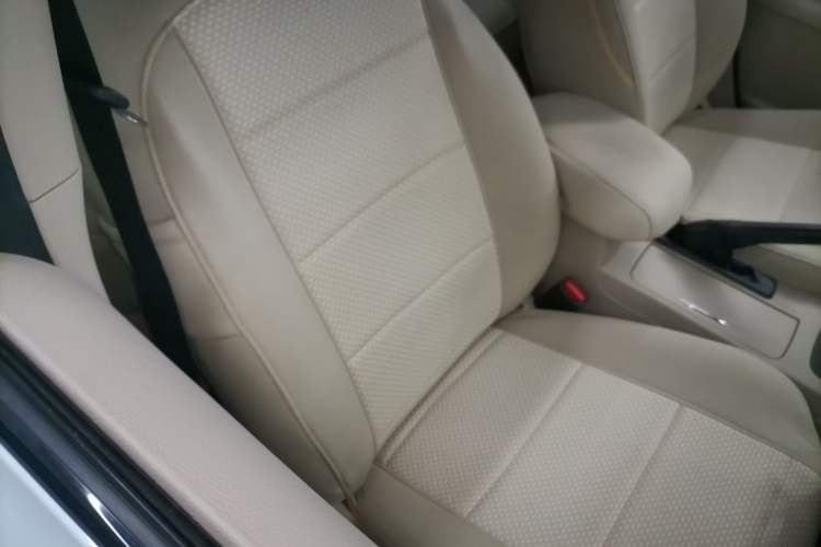 Used Suzuki Kizashi 2011 2.4L Two-Wheel Drive CVT Standard Edition