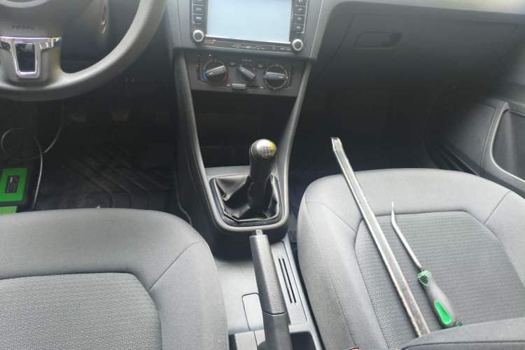 Used Volkswagen Santana 2015 1.6L Manual Fashion Edition Gear Lever