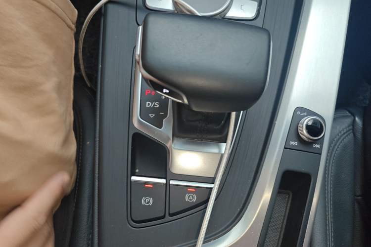 Used Audi A4L 2019 40 TFSI Fashion Edition China VI Emission Standard