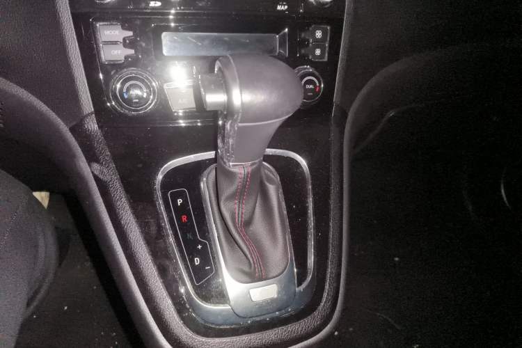 Used Haval H6 2016 Upgraded Model 1.5T Automatic Two-Wheel Drive Elite Version
