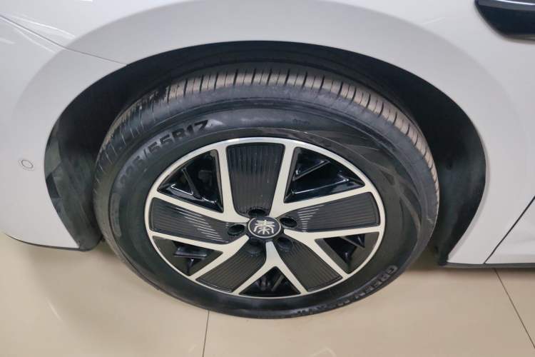 Used BYD Qin L 2025 DM-i Smart Drive 120KM Superior Model Exterior 4