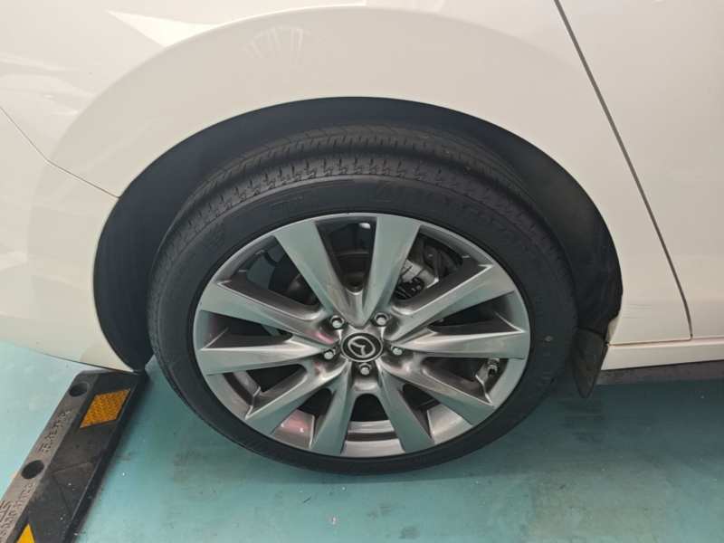 Used Mazda 3 Axela 2023 2.0L Automatic ZhiZhen Edition — 25
