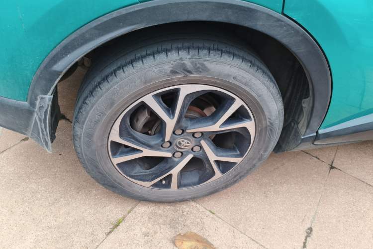 Used Toyota C-HR 2018 2.0L Luxury Sunroof Version China VI Standard