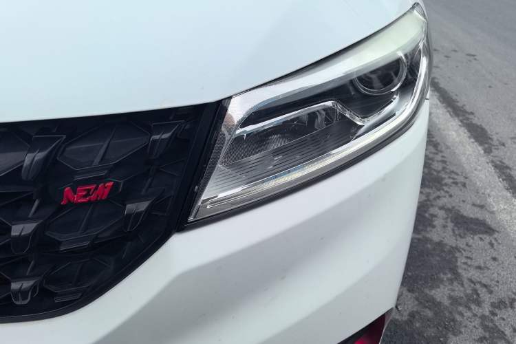 Used Dongfeng Fengon 580 2021 Revised ☆ Star Edition 1.5T Automatic Luxury Version Left Front Headlight