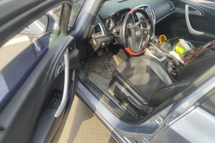 Used Buick GT 2010 XT 1.6L Automatic Fashion Edition