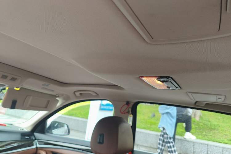 Used BMW 5 Series 2017 525Li Leading Model
