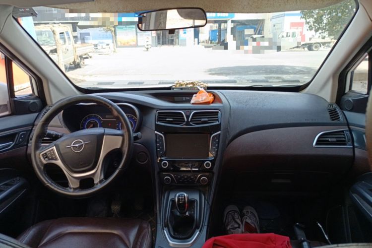 Used Haima V70 2016 2.0L Manual - Comfort Edition 6 Seats