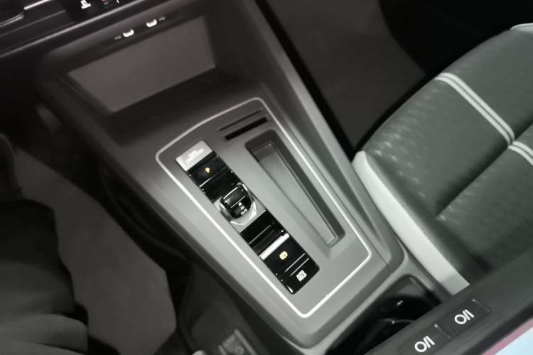 Used Volkswagen Golf 2025 300TSI Pro