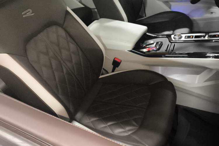 Used Volkswagen Tavendor 2023 380TSI Four-Wheel Drive R-Line Cruise Edition Right Front Seat