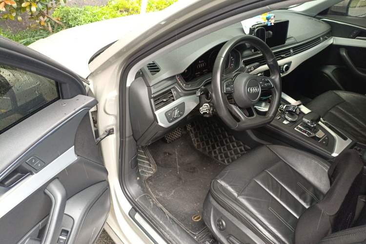 Used Audi A4L 2019 40 TFSI Fashion Edition China VI Emission Standard