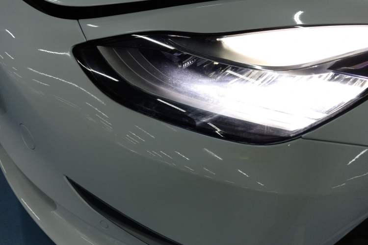 Used Tesla Model 3 2019 Long-Range Rear-Wheel-Drive Version