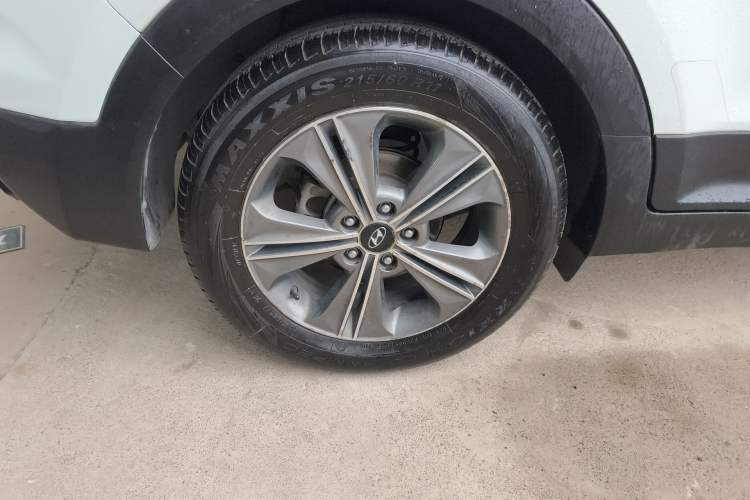 Used Hyundai ix25 2015 1.6L Automatic Two-Wheel Drive Smart GLS Trim Right Rear Wheel Hub